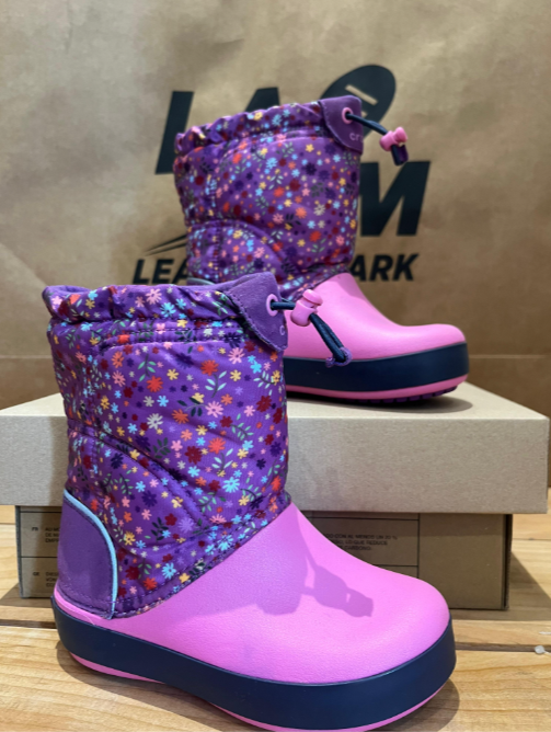 Sandalia botas de invierno Crocs Kids' Crocband LodgePoint Graphic Boot estampado Floral