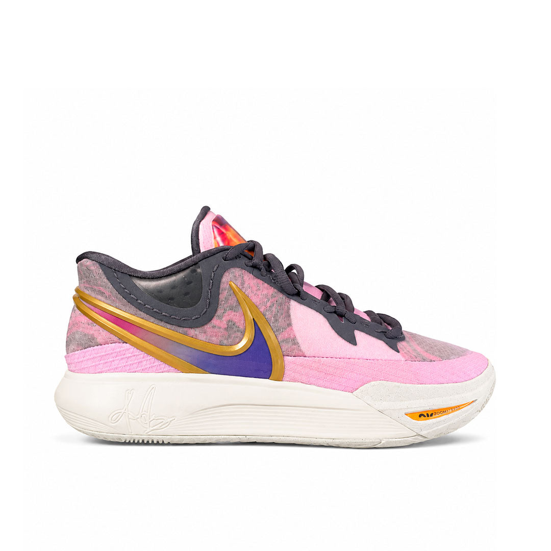 Zapatilla Nike Kyrie 8 All star color rosado con blanco